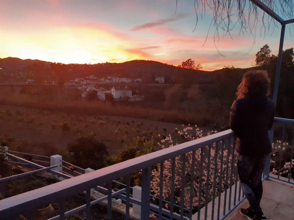 Cortijo El Puente Guest House Vinuela Luaran gambar